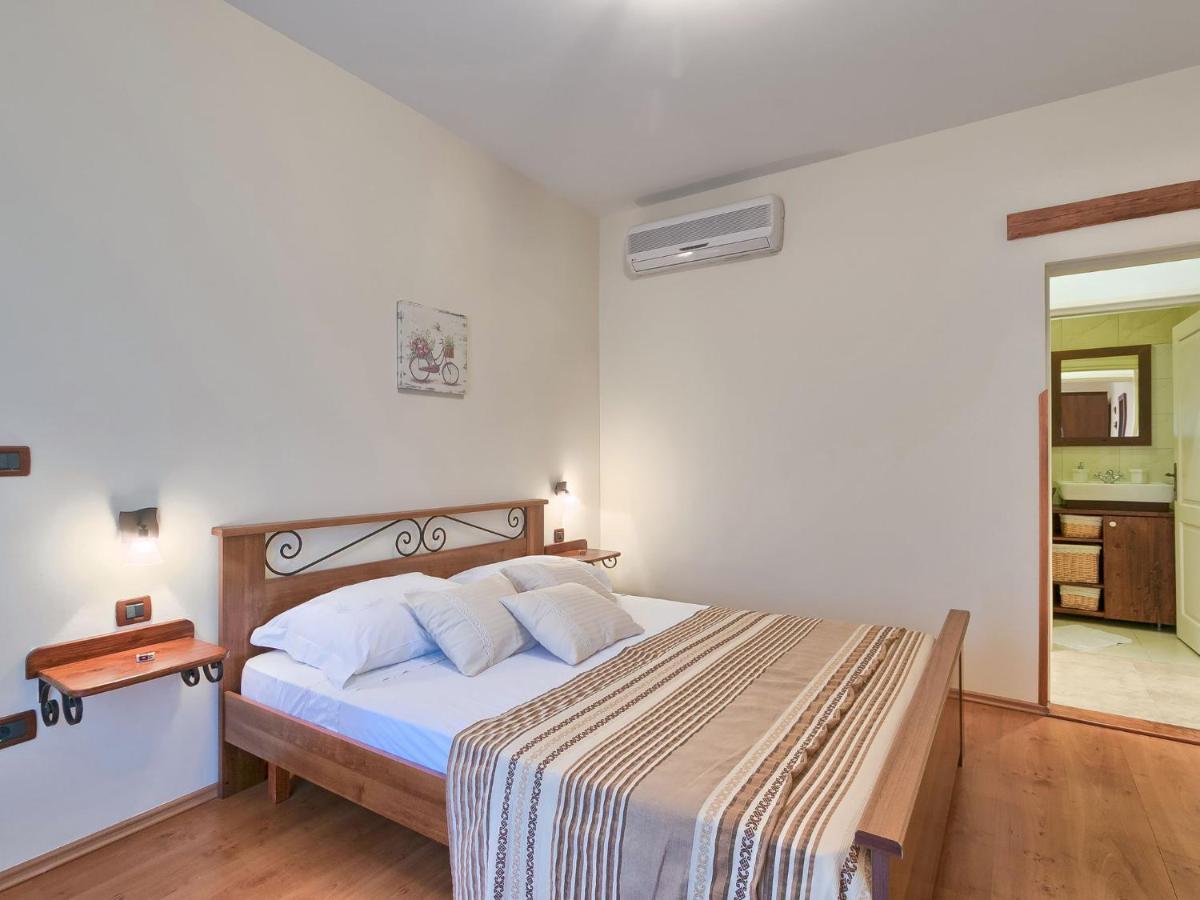 Apartment Sani-1 By Interhome Pjescana Uvala Kültér fotó